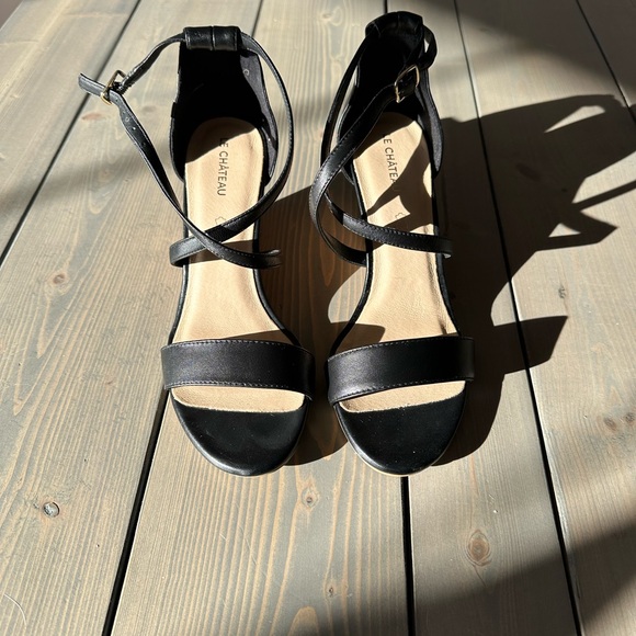 Le Chateau wedge sandals.  Size 38.  Worn once for a very short time. - Picture 2 of 3